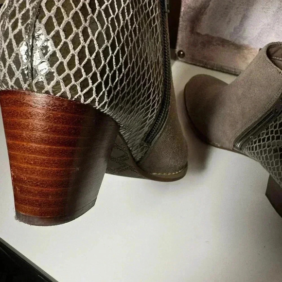 Vionic Booties - Picture 5 of 6